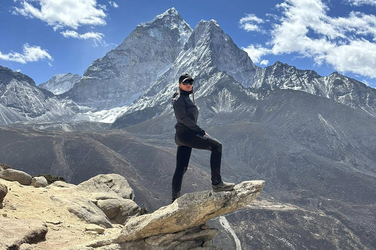 Hike to Nangkartshang Peak from dingboche